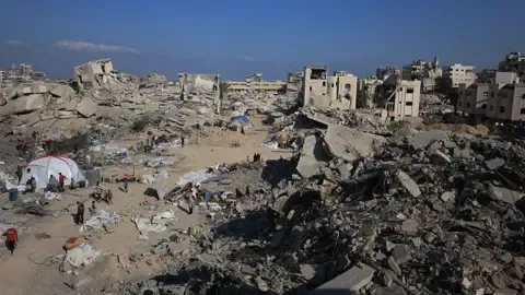 Military Tanks Advance into Key Gazan Civilian Area