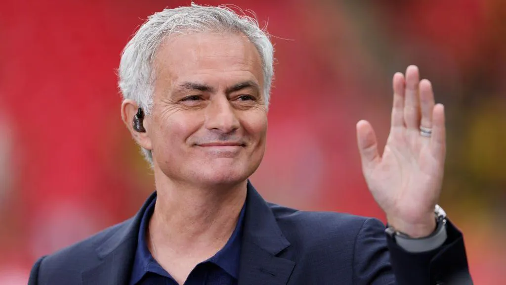 Who would say no to this Portuguese giant? - The Special One arrives for talks